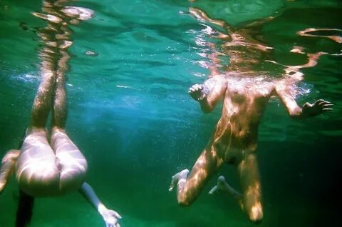 Girls Underwater 04 - SexyPic