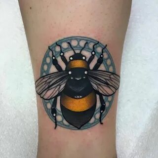 Neo Traditional Bee Tattoo - Tattoos Concept