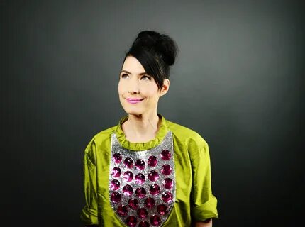 Why Kathleen Hanna Spoke Up About 'Violent Alcoholic' Dad - 