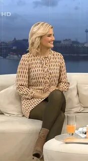Jennifer Knäble RTL TV Sport outfit woman, Fashion tights, P