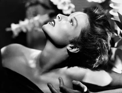 Unknown - Katharine Hepburn: Sexy Glamour Looking Up Movie S