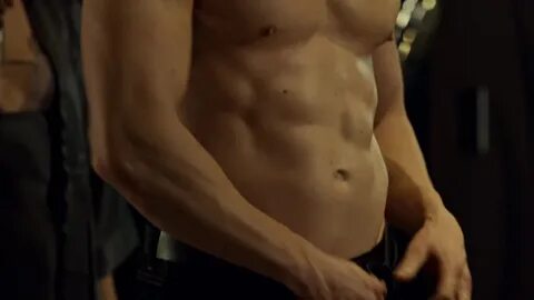 ausCAPS: Dylan Bruce nude in Orphan Black 2-05 "Ipsa Scienti