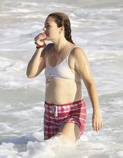 Drew Barrymore on the beach -41 GotCeleb