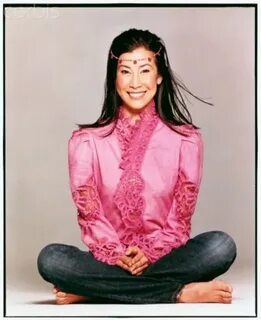 Lisa Ling Feet (12 photos) - celebrity-feet.com