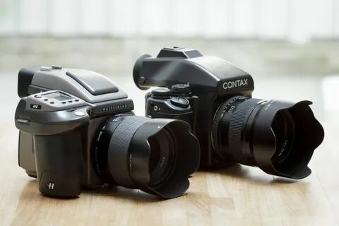 Contax 645 vs Hasselblad H1 from a mini review Commercial ph