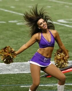 NFL Pre-season: Minnesota Vikings Cheerleaders - Ultimate Ch