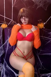 ✨ ⓜ ⓐ ⓡ ⓘ ⓐ 💜 Twitterissä: "This sexy #Velma trend is gettin