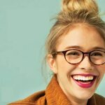 A Guide to Looking Great in Glasses Rostos pequenos, Looks, 