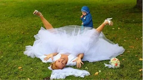 Hilarious Weddings Pictures Caught At The Right Time Oops We