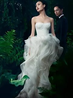 Pin by Hande Feyzioglu on Gelin Vera wang wedding gowns, Bri