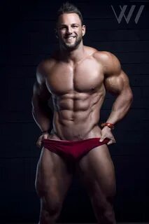 Muscle Hunk Eric Janicki By Eric Wainwright - Gay Body Blog 