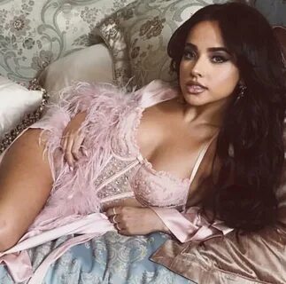 Becky G Sin Pijama / Watch Natti Natasha and Becky G Strip D