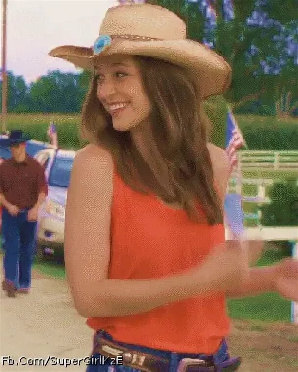 Melissa Benoist as a Cowgirl - GIF on Imgur