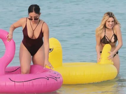 LELE PONS and INANNA in Bikini on the Beach in Miami 01/01/2