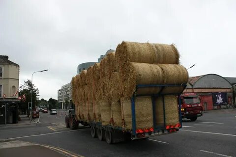 File:Straw bale trailer in Cork.jpg - Wikimedia Commons