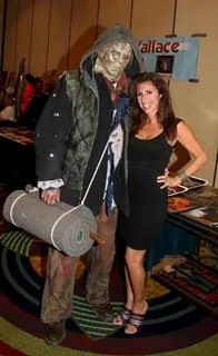Rob Zombie Halloween 2 - Hobo Myers costume Horror Amino