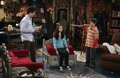 Picture of David Henrie in Wizards of Waverly Place (Season 
