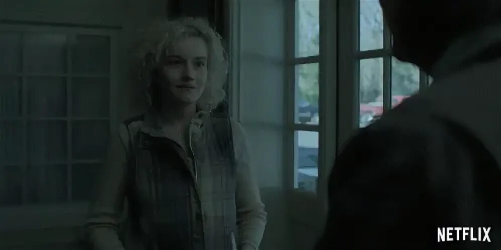 Smiling Julia Garner GIF - Smiling Julia Garner Ruth Langmor