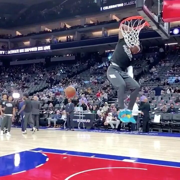 Instagram এ Bleacher Report: "Ja casually threw down Vince Carter’s &q...