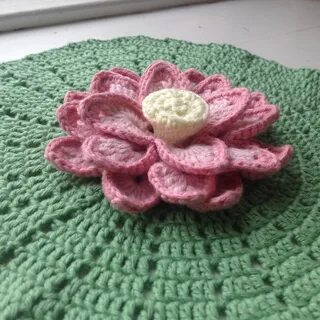 Suvi's Crochet: Lotus flower. Free crochet pattern with pict