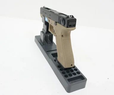 Страйкбольный пистолет WE Glock-18 Gen.4 Tan, сменные наклад