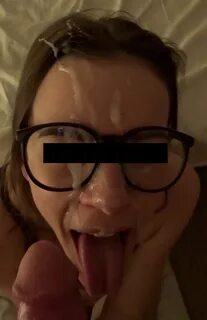 Woman with glasses cumming full dirty talk
