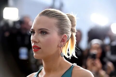 Scarlett Johansson 26th Screen Actors Guild Awards 3 - Satin