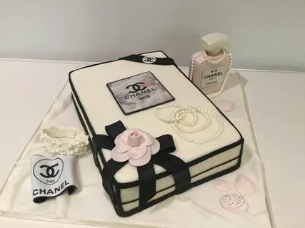 Chanel cake - cake by Donatella Bussacchetti Chanel cake, Gu