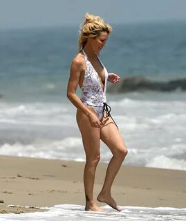 65+ Hot Pictures Of Heather Locklear Show Off Amazing Sexy A