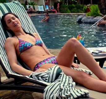 Pop Minute - Michelle Borth Bikini Pool Hawaii Five O Photos