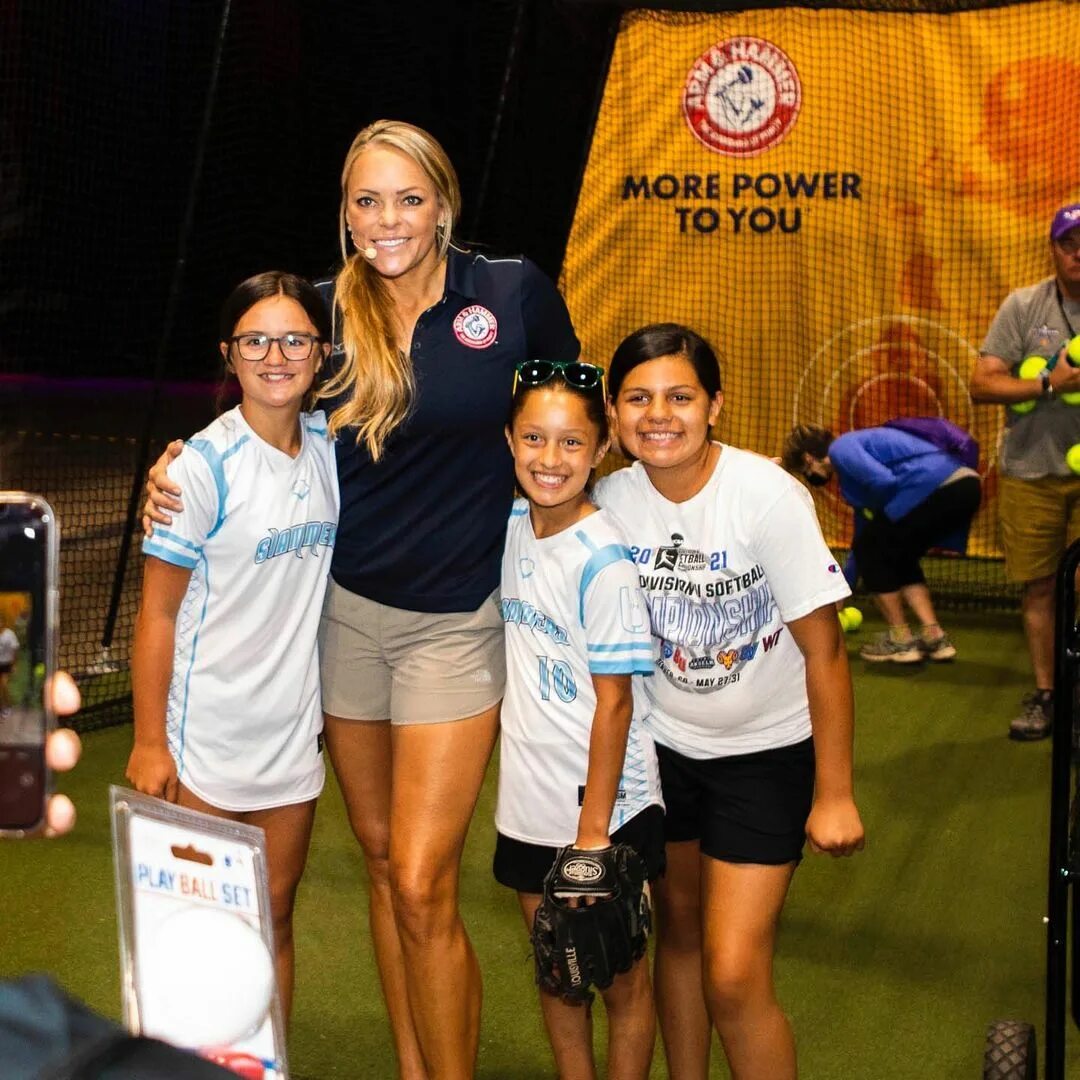 Jennie Finch-Daigle в Instagram: "So thankful things are opening up