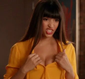 Pop Minute - Hannah Simone Bra New Girl Photos - Photo 1