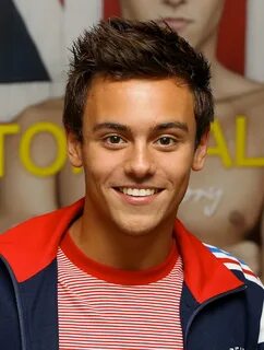 U.K. Diver and GIF Machine Tom Daley: "I’m Dating a Guy" Van