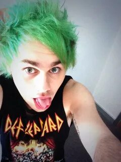 michael clifford on tour on Twitter: "My hair is literally g