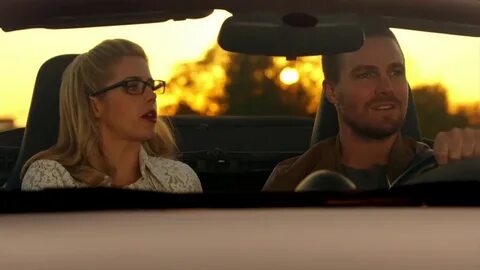 17 Olicity Fanvids To Watch While You Wait for 'Arrow' Seaso