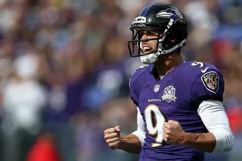 Justin Tucker hits a 75-yard field goal in Pro Bowl practice