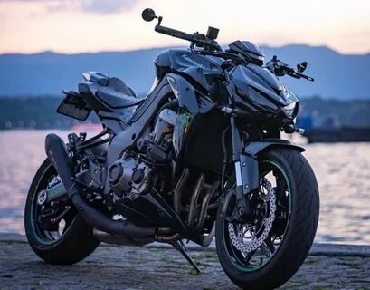 A great streetfighter Kawasaki z1000R black edition MY 2018 