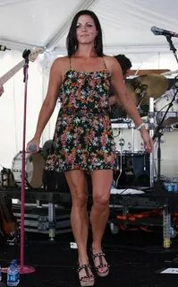 Her Calves Muscle Legs: Sara Evans Muscular Calves Update