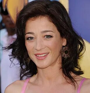 Moira Kelly Bio, Family, Career, Boyfriend, Net Worth, Measu