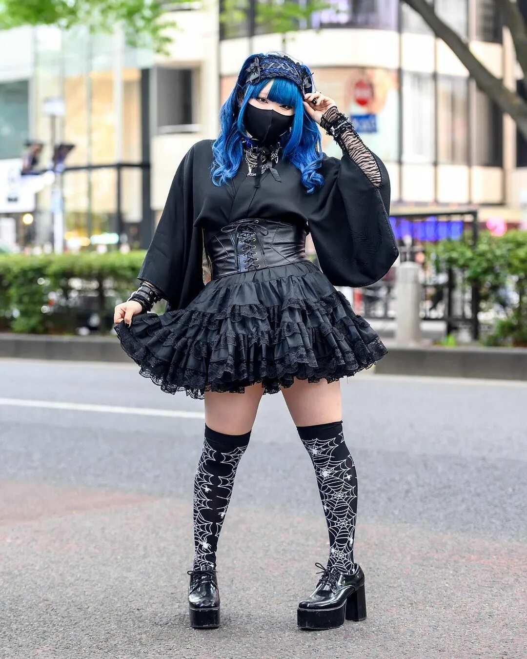 Tokyo Fashion в Instagram: "Blue-haired Japanese idol Momonoki (@teriy...