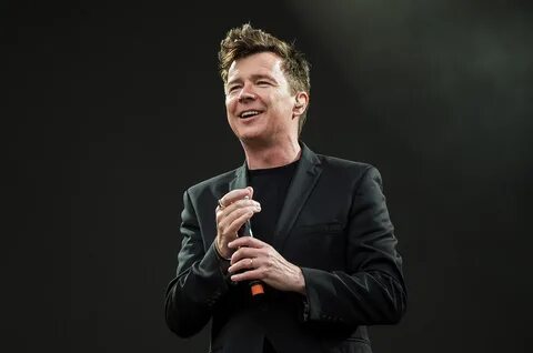 Rick Astley Covers Temptations, Foo Fighters at Lively Detro