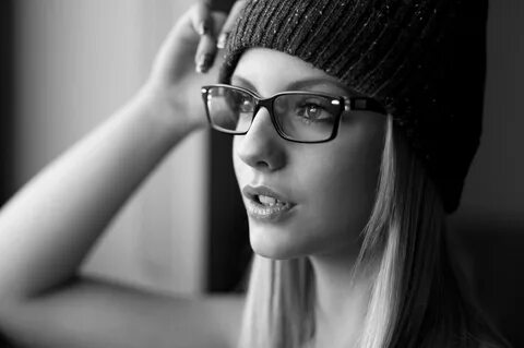 Download wallpaper girl, hat, portrait, glasses, black and w
