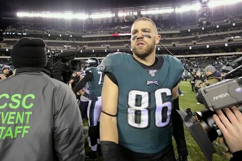 If the Eagles want Zach Ertz, they should pay him now - NFL 