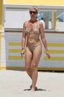Tamara Beckwith On The Beach In Bikini In Miami - Celebzz - 