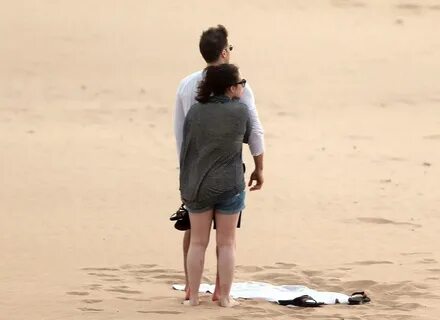 Kat Dennings In Shorts At A Beach In Maui - Celebzz - Celebz