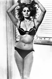 Sophia Loren Sophia loren images, Sophia loren, Sexy poses