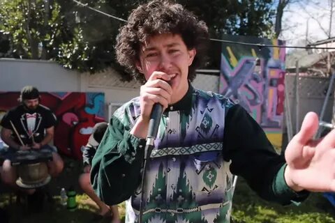 The Art of Manic Poetry: Hobo Johnson & The LoveMakers - Atw
