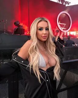 Tana Mongeau Hottest Photos Sexy Near-Nude Pictures, GIFs