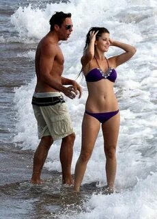 Dane Cook Shows Off His Sizzling Girlfriend In Hawaii - Cele