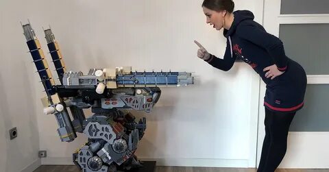 Enormous Zorin from Walking War Robots in LEGO form stands n